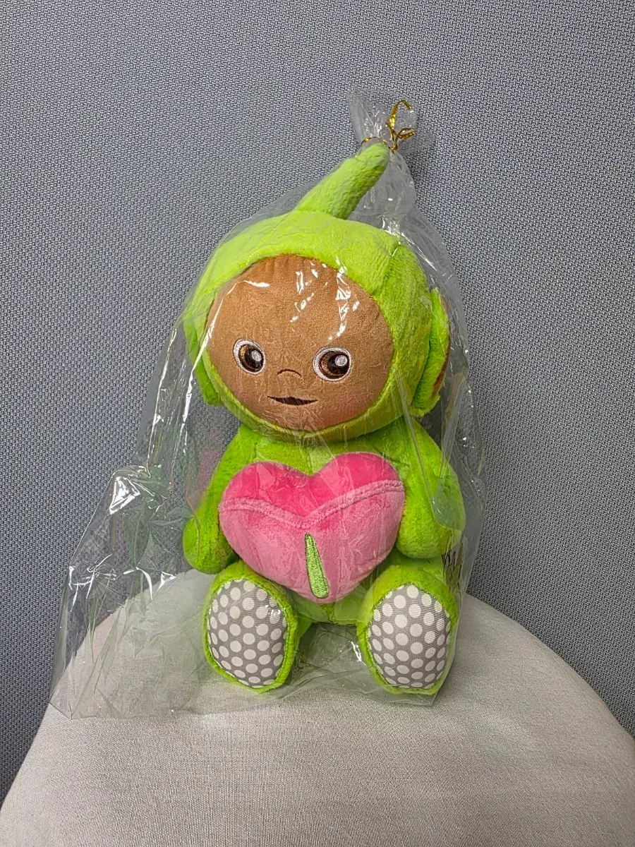 새상품)텔레토비 뚜비 하트 시팅 중형 인형 25cm 정품