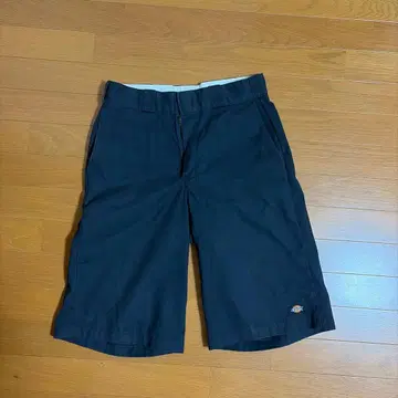 Dickies 루즈 핏 하프 팬츠 네이비 사이즈 28