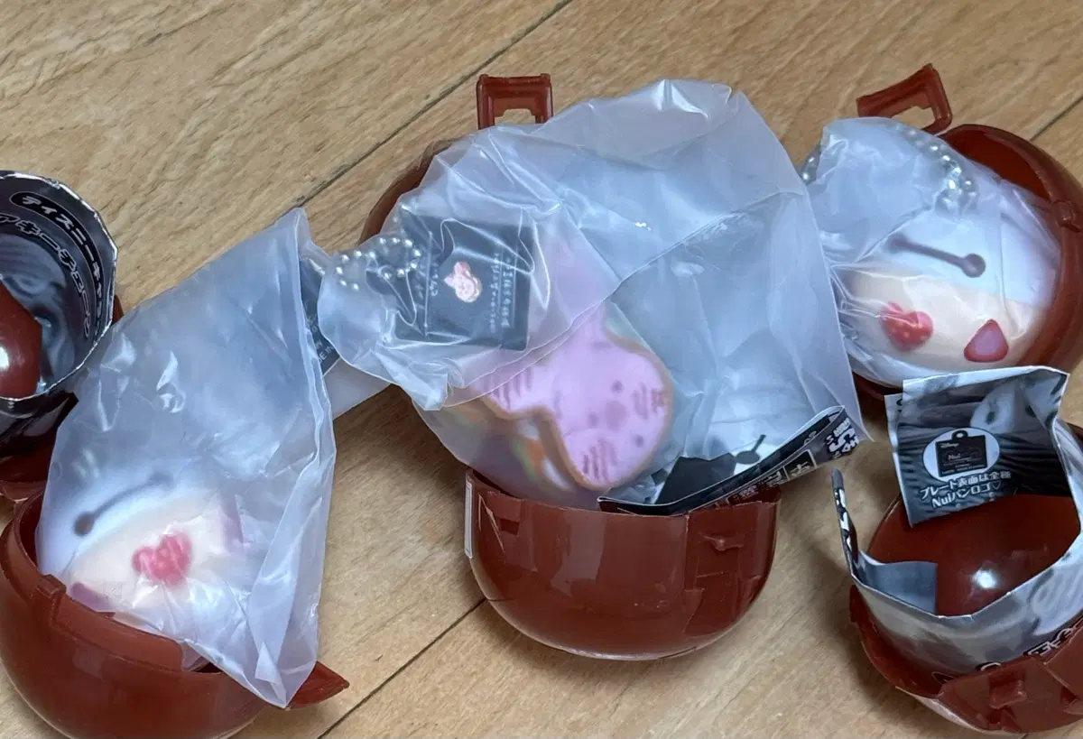 디즈니 누이빵 가챠_피글렛1베이맥스2