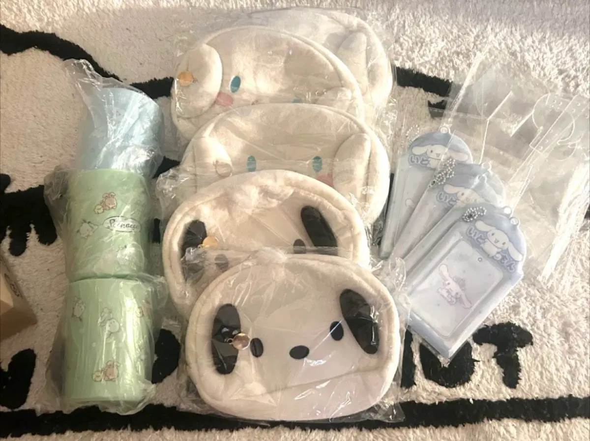 산리오 제품 일괄로 판매합니다!