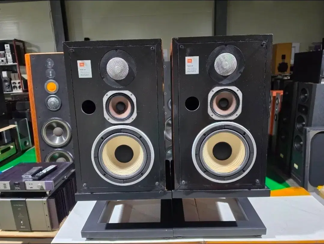 JBL L86 빈티지 중형 북쉘프 스피커
