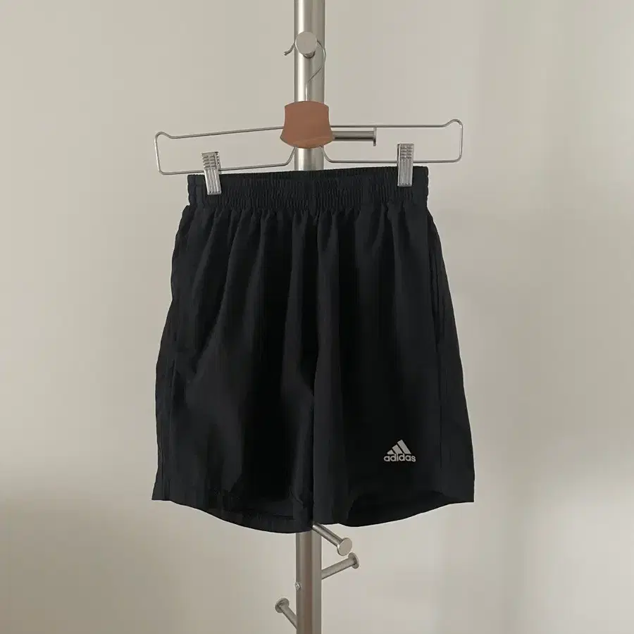 아디다스(adidas) 반바지