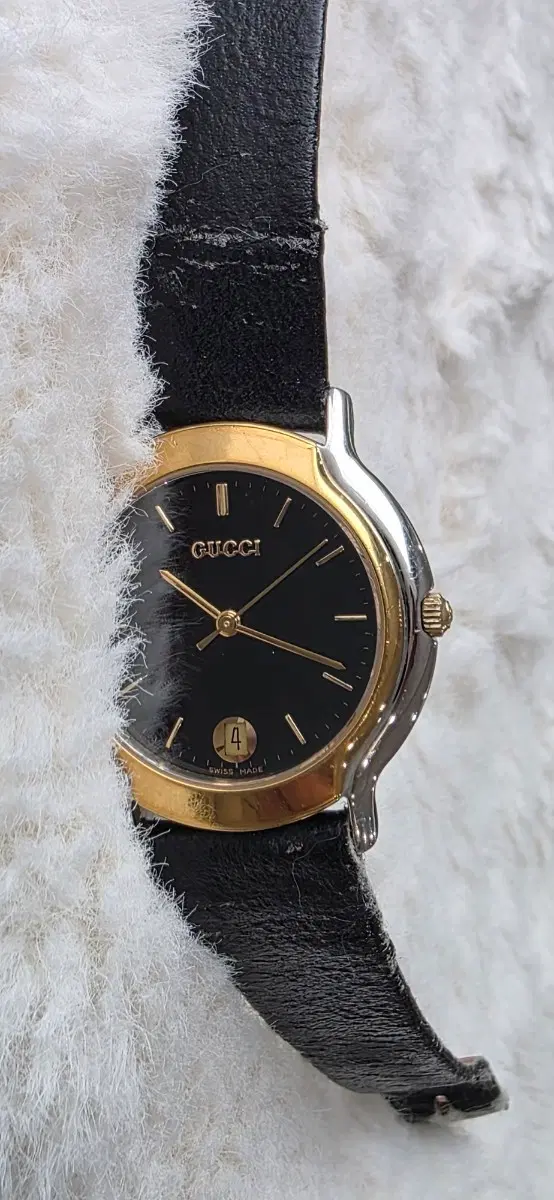 #135) GUCCI 8000M