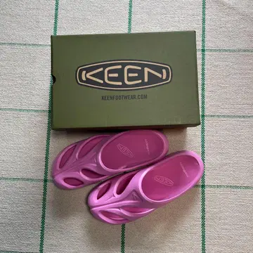 KEEN x Madhappy 샌들 핑크