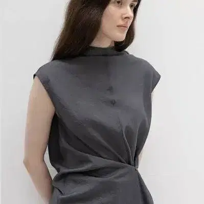 (삽니다)rrace 카울넥 슬리브리스 블라우스 레이스 cowl neck