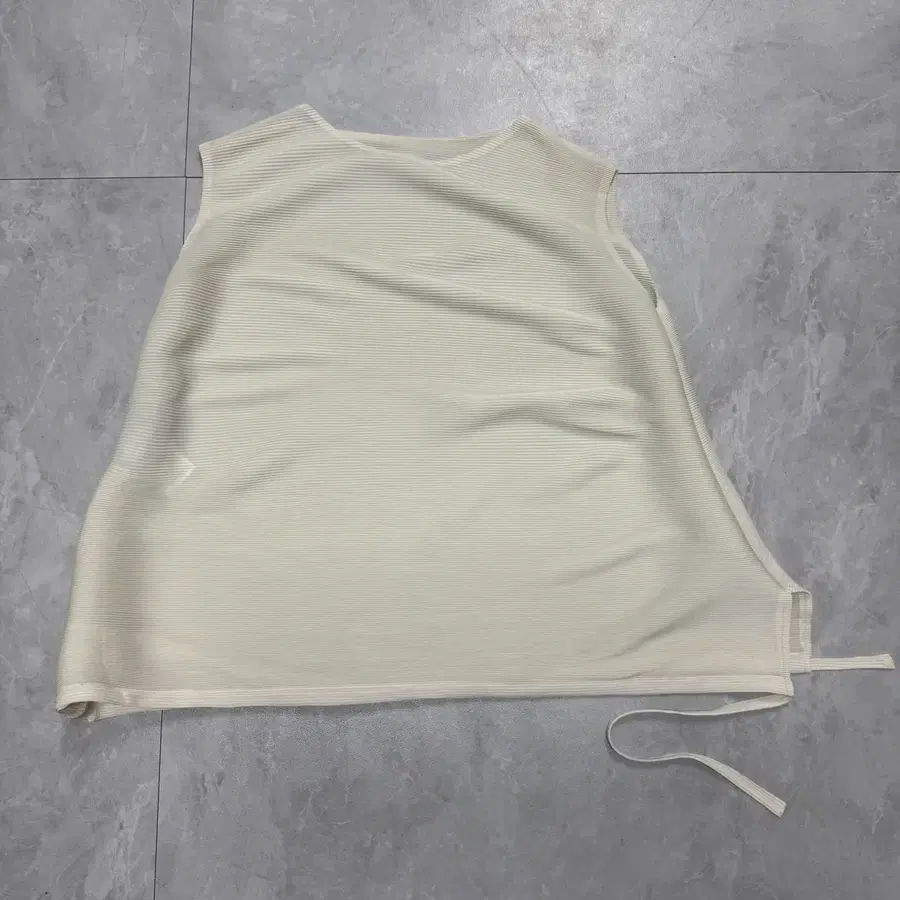 F 피네플리츠 FINE PLEATS 나시
