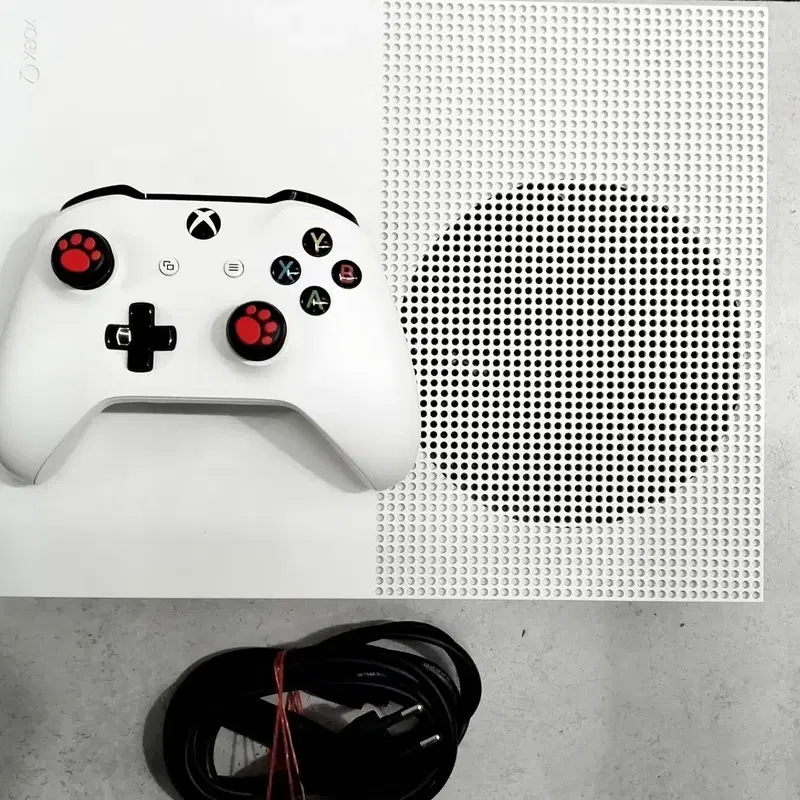 Xbox One S 화이트 500gb 팝니다