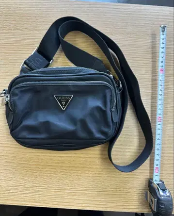 GUESS 숄더백 블랙