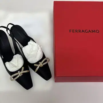 FERRAGAMO 비쥬 리본 펌프스 블랙