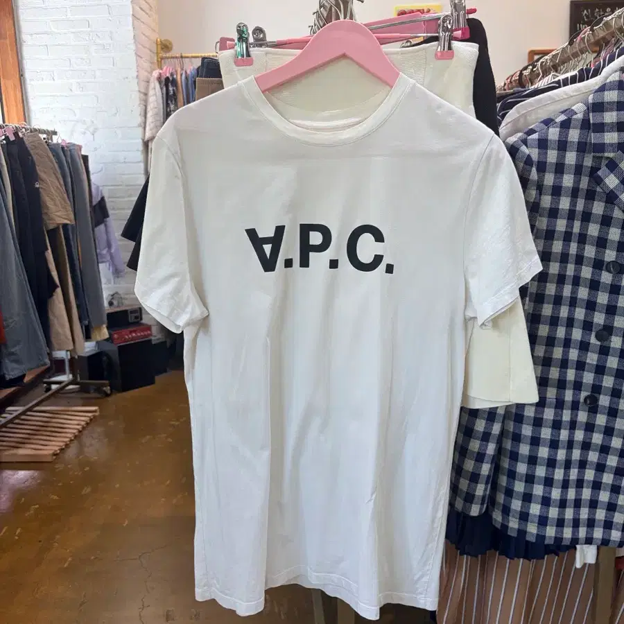 A.P.C. 반팔티 화이트