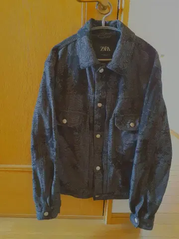 ZARA 데님 자켓 블랙 올 패턴 M 사이즈
