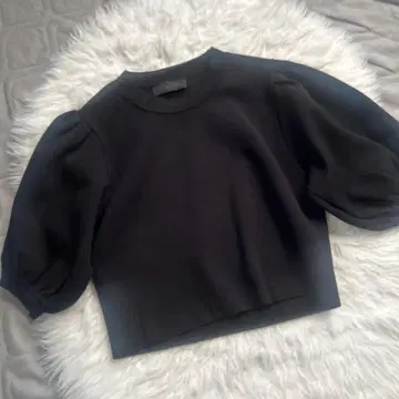 ZARA 퍼프 슬리브 반팔 상의 블랙 M