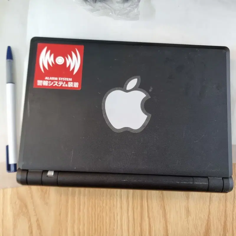 휴대하기 좋은 ASUS Eee PC 701SD 넷북이에요작고 가벼워서