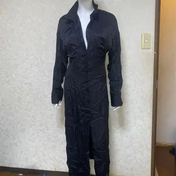 ZARA 블랙 새틴 롱 셔츠 원피스.