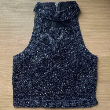 TOPSHOP PETITE 비즈 장식 슬리브리스 상의