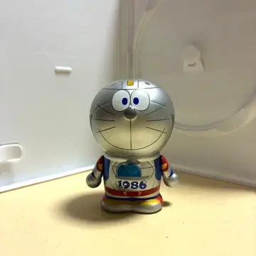 VARIARTS 도라에몽 1986 피규어