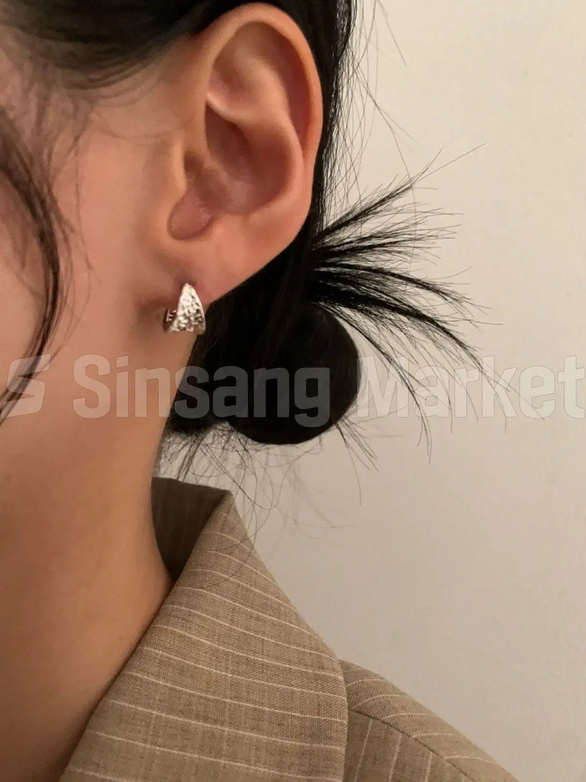 [빠른발송] 실버925 심플 펀칭 원터치 귀걸이 데일리 일상템 포인트템