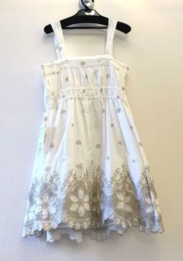 택 포함 미사용 새상품 JILLSTUART 화이트 꽃무늬 자수 원피스