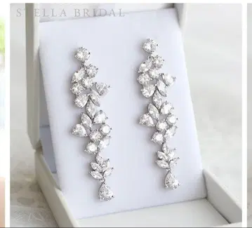 STELLA BRIDAL 리프 모티브 롱 귀걸이