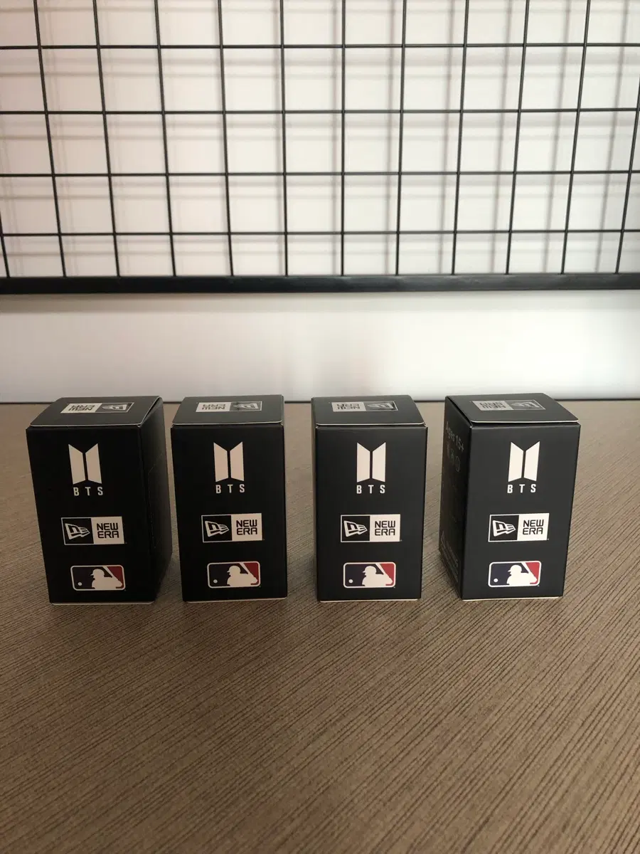 뉴에라 팔로 BTS 방탄 콜라보 피규어 미개봉 새상품 4개