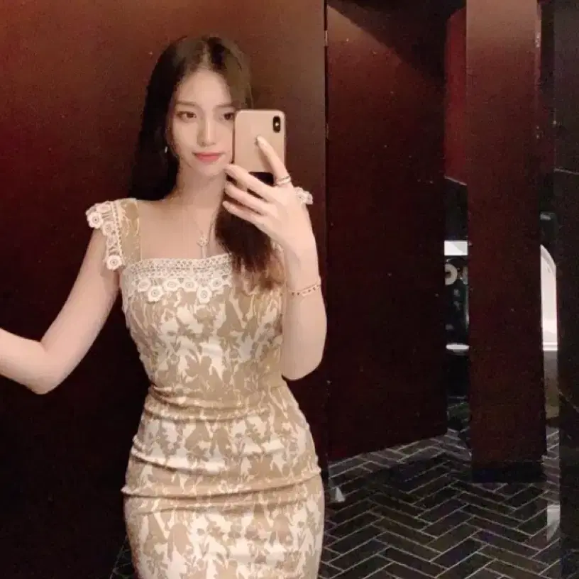 새상품) 베르지 아일렛 레이스 미디 원피스 s 베이지