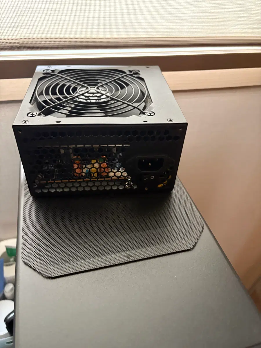 컴퓨터 케이스 + 600w 파워 + ck87 키보드 + cm200