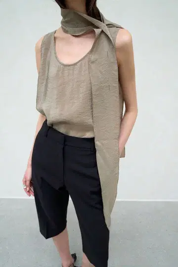 BLOSSOM KYMA CAPRI PANTS 한국 블라썸