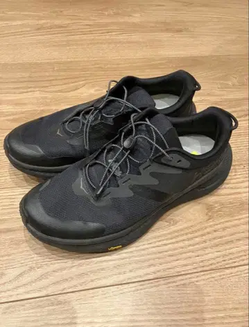 [새상품급] HOKA 트랜스포트 28cm Vibram 밑창 블랙