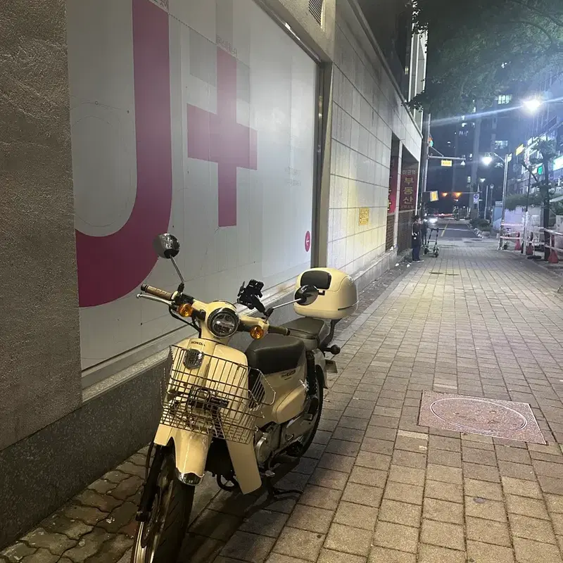 슈퍼커브 110 베이지 19년식