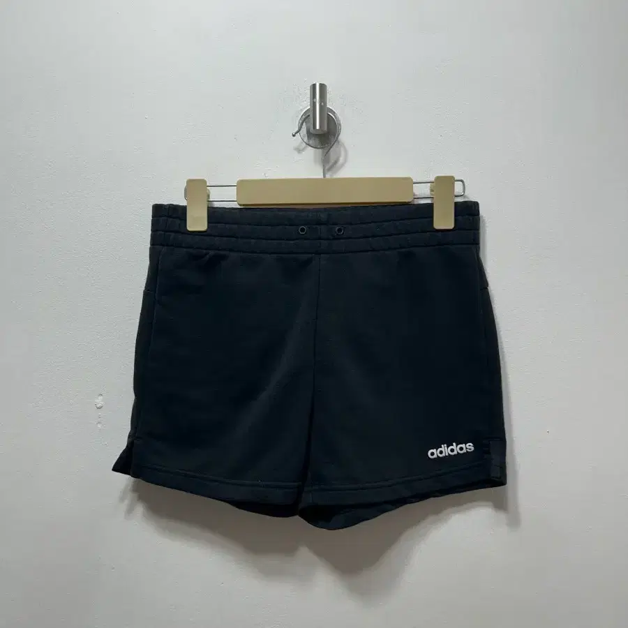 아디다스 반바지 블랙 XS