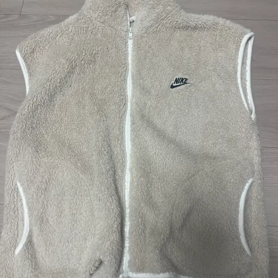 나이키 플리스 조끼 베이지