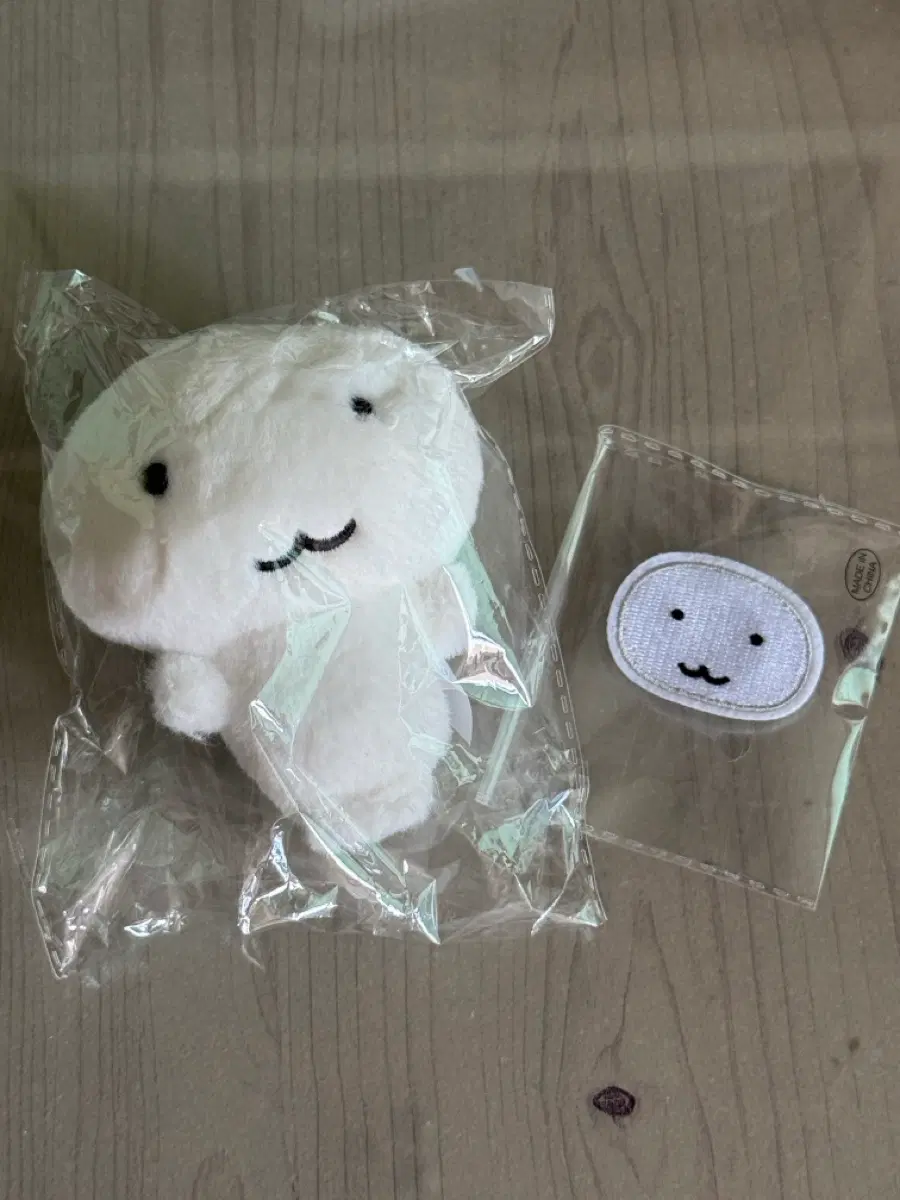 우이 동글이 인형 + 와펜뱃지 세트