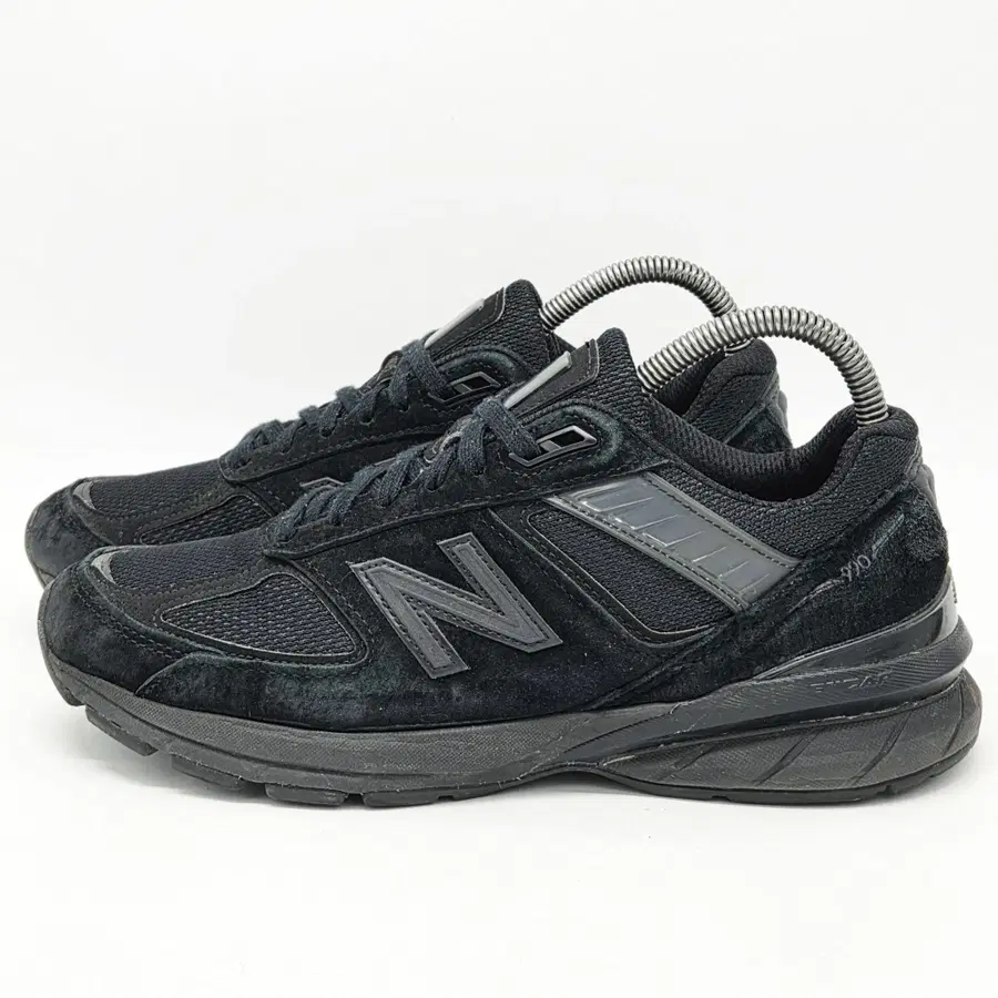 뉴발란스 990v5 메이드 인 USA 트리플 블랙 (255 D)