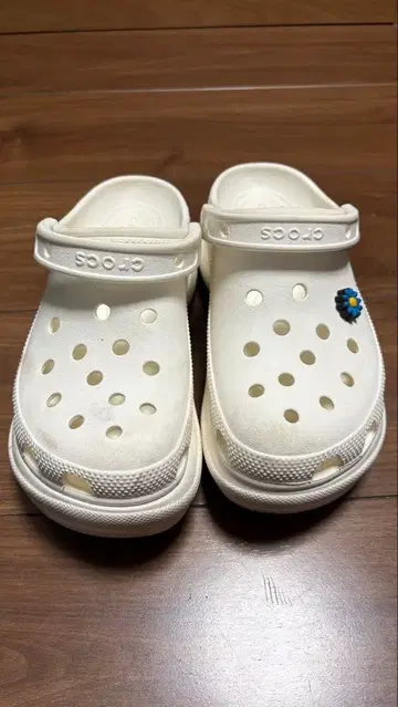 crocs iconic comfort white 베이 크로그