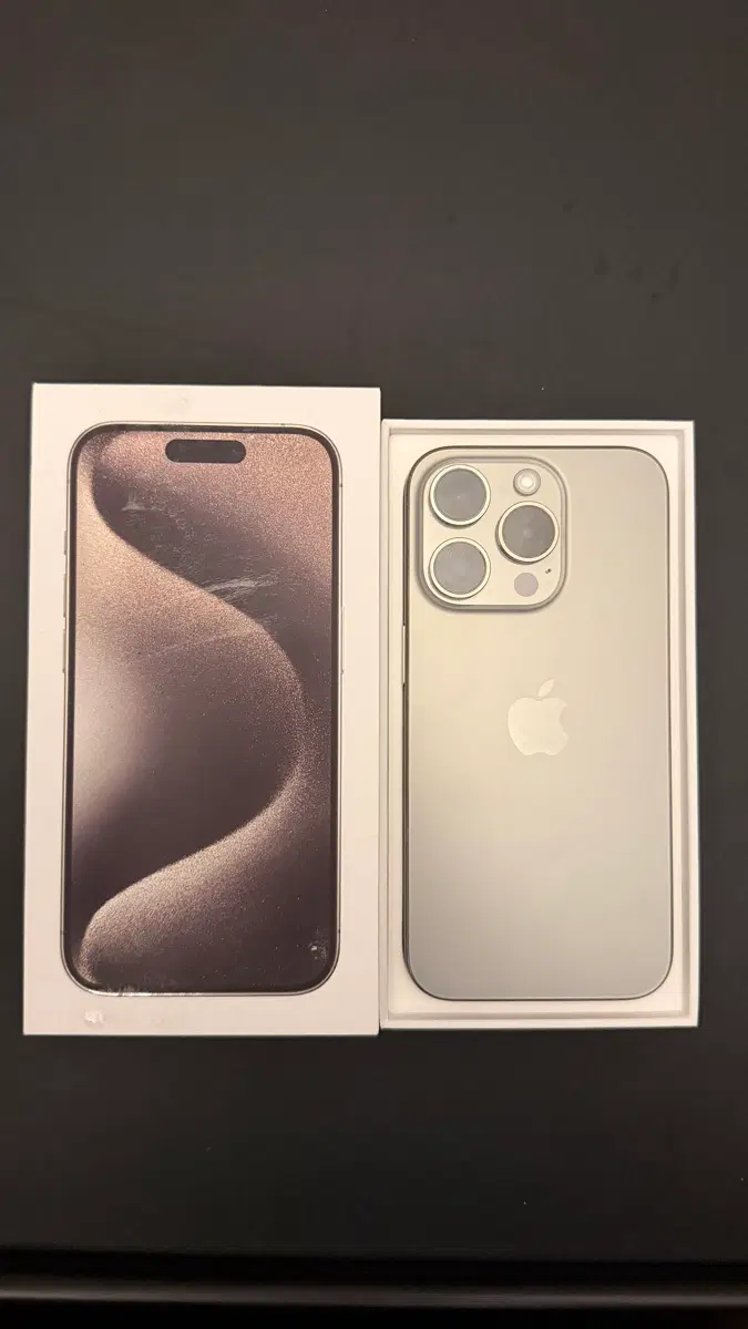 아이폰 15 Pro 256GB 내추럴 티타늄 | 박스O | 상태 최상 |