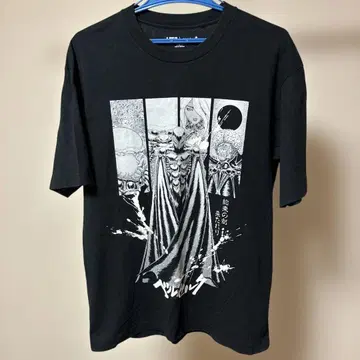 UNIQLO UT 베르세르크 T셔츠 블랙 M사이즈