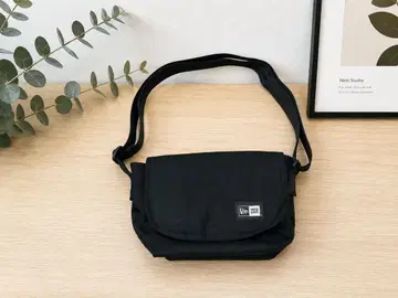 NEW ERA 뉴에라 숄더백 블랙 새상품급
