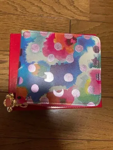 미사용 새상품 tsumori chisato CARRY 접이식 지갑 꽃무늬