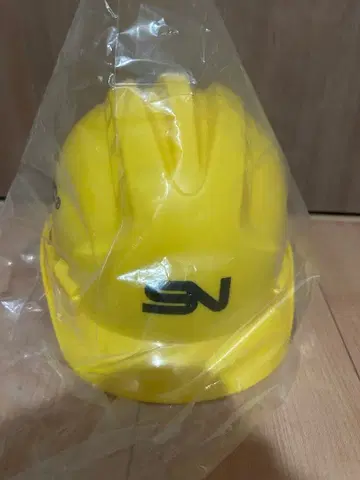 계속 한밤중이면 좋을 텐데. 헬멧