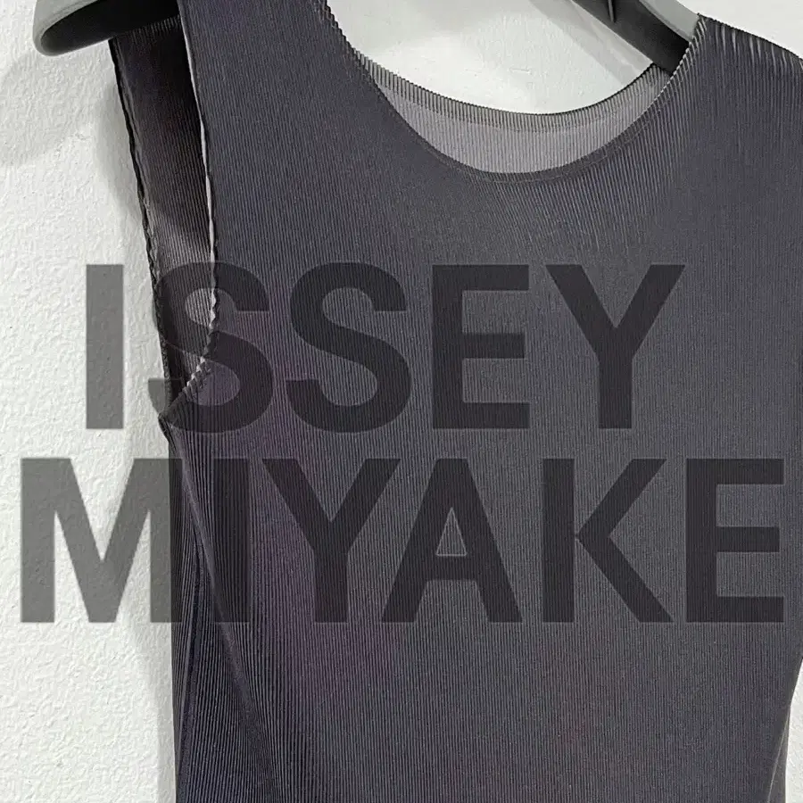 ISSEY MIYAKE 이세이미야케 리버시블 민소매