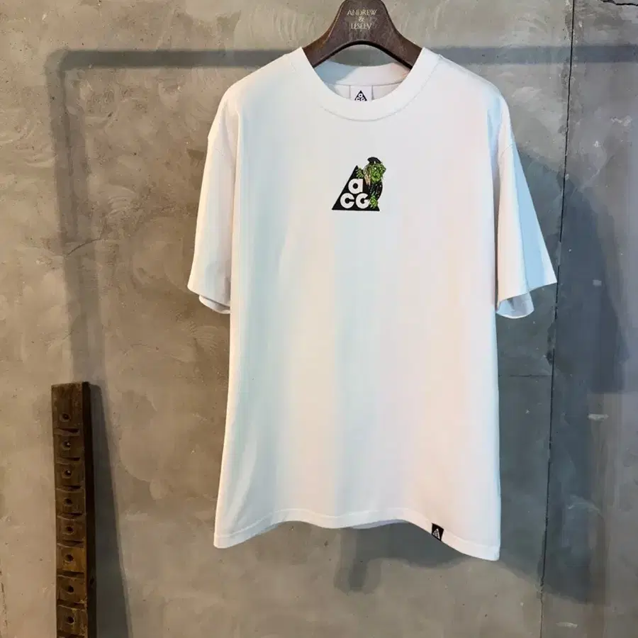 나이키 ACG 반팔티셔츠 남성100