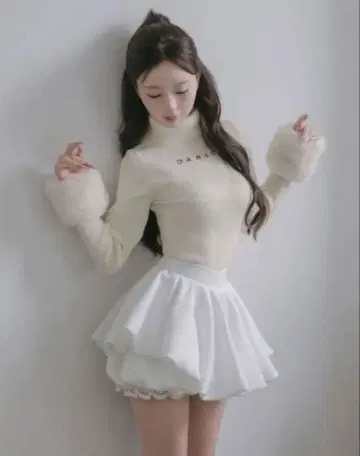 다리치 화이트 플레어 벌룬 스커트