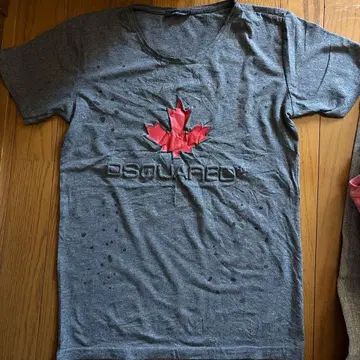 DSQUARED2 메이플 리프 T셔츠 그레이