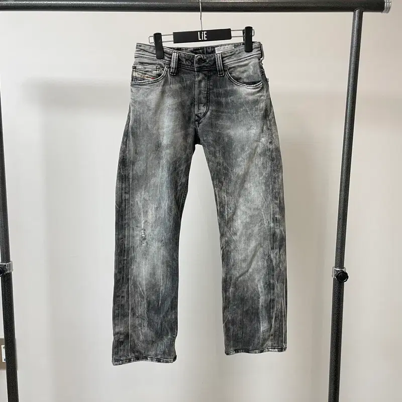 (29) Diesel Viker 디젤 바이커 그레이 워싱 데님팬츠