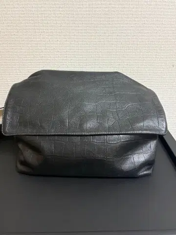 아니아리 악어 엠보싱 가죽 숄더백 블랙