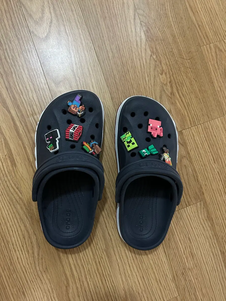 크록스 바야밴드 네이비 230사이즈 마인크레프트지비츠