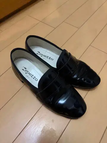 Repetto 마이클 패텐트 레더 로퍼 블랙