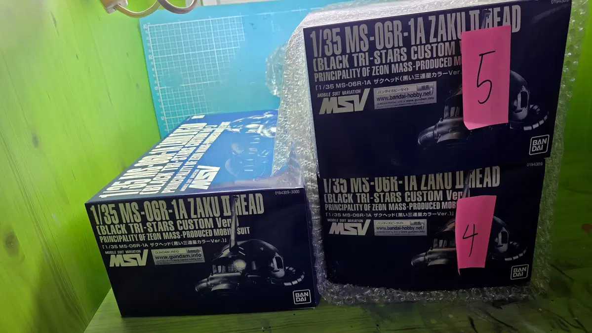 Zaku II Head Black Tri-Star Custom