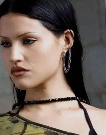 Heaven by Marc Jacobs / HAND CUFF PIERCE
