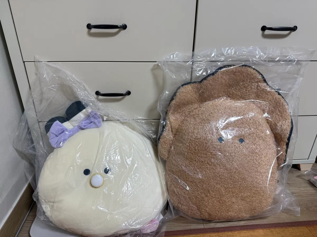 이모티콘 대형 및 중형인형 판매합니다~(굴,몰티즈,가나디,우소우소)